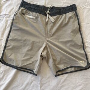 Vuori Men's Athletic Shorts in Light Gray with Dark Gray Trim